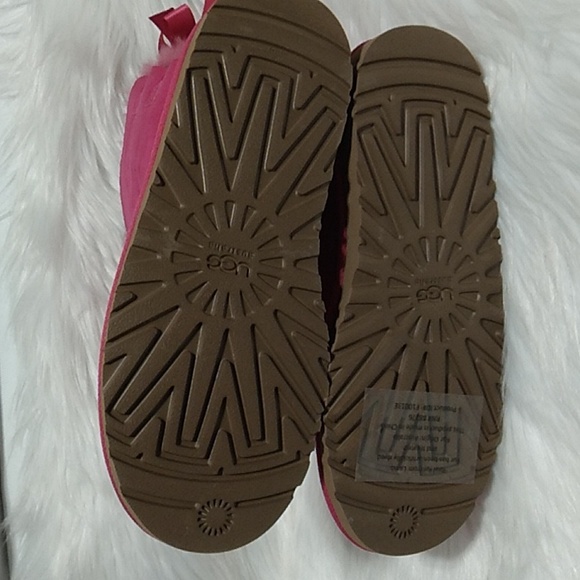 NWOT UGG Eva Bow Sheepskin & Fur Boots Sz.5 - Picture 8 of 16